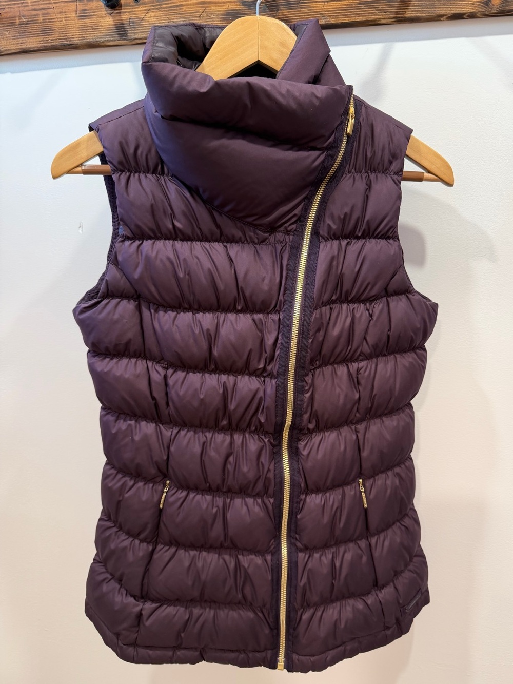 ATHLETA DOWNABOUT ASYMMETRICAL ZIP PUFFER DOWN FILLED VEST - Picture 2 of 7
